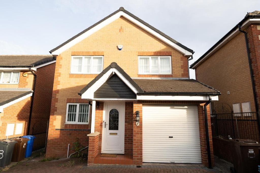 Accommodation at Longley Farm View -spacious 4 Bed Property in sheffield