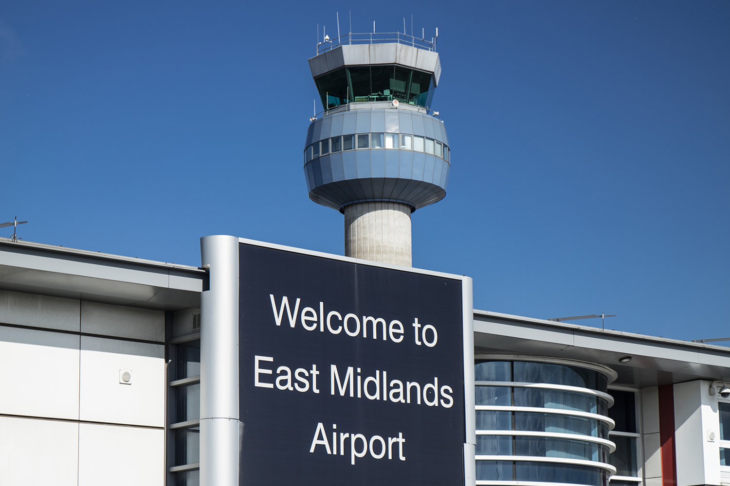 Tourist questions: Getting to Sheffield for the snooker from East Midlands Airport
